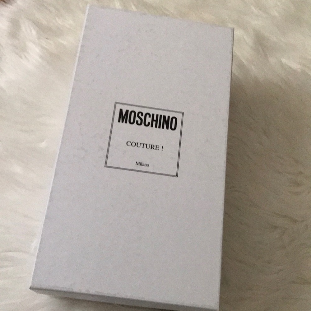 📍SOLD📍Moschino slides - Picture 3 of 4